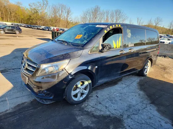2018 Mercedes-Benz Metris Passenger Van METRIS