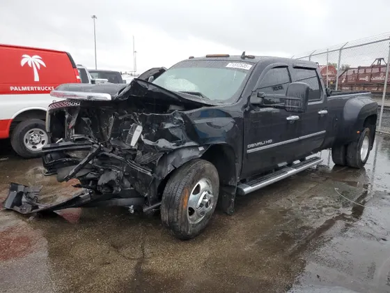 2014 GMC Sierra 3500HD Denali