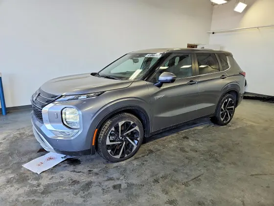 2023 Mitsubishi Outlander PHEV SE