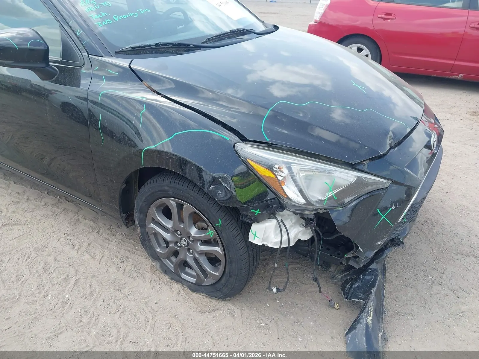 2020 Toyota Yaris Hatchback LE