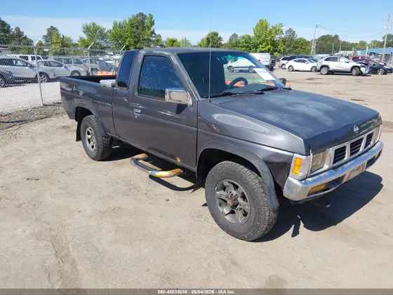 1995 Nissan Trucks 4WD SE