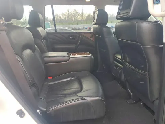 2017 INFINITI QX80