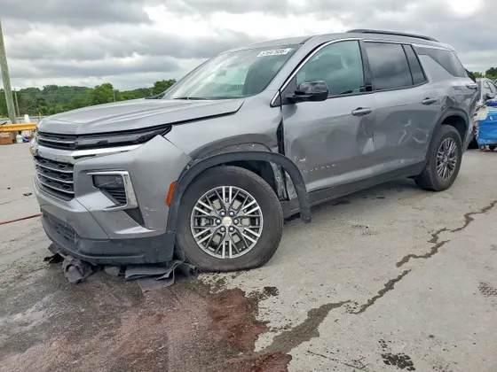 2025 Chevrolet Traverse FWD LT