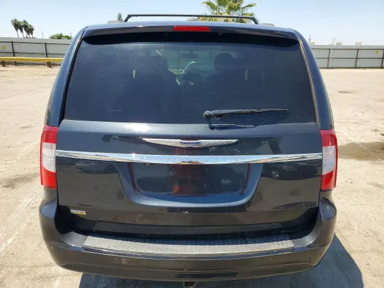 2014 Chrysler Town & Country Touring