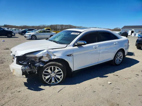 2015 Ford Taurus Limited