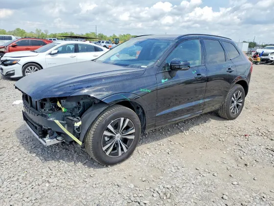 2025 Volvo XC60 Core