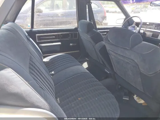 1988 Oldsmobile Delta 88 ROYALE