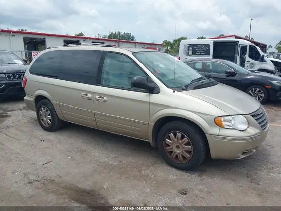 2005 Chrysler Town & Country Limited