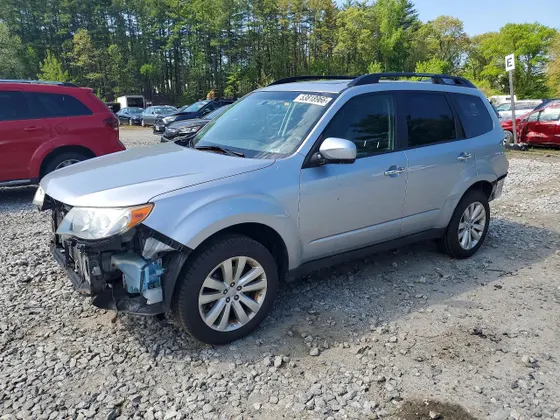 2013 Subaru Forester 2.5X Limited