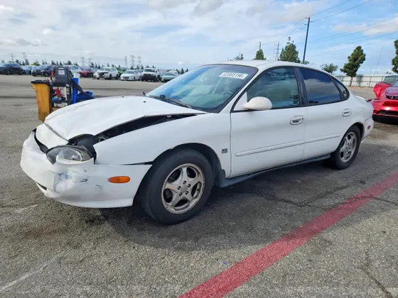 1999 Ford Taurus SE