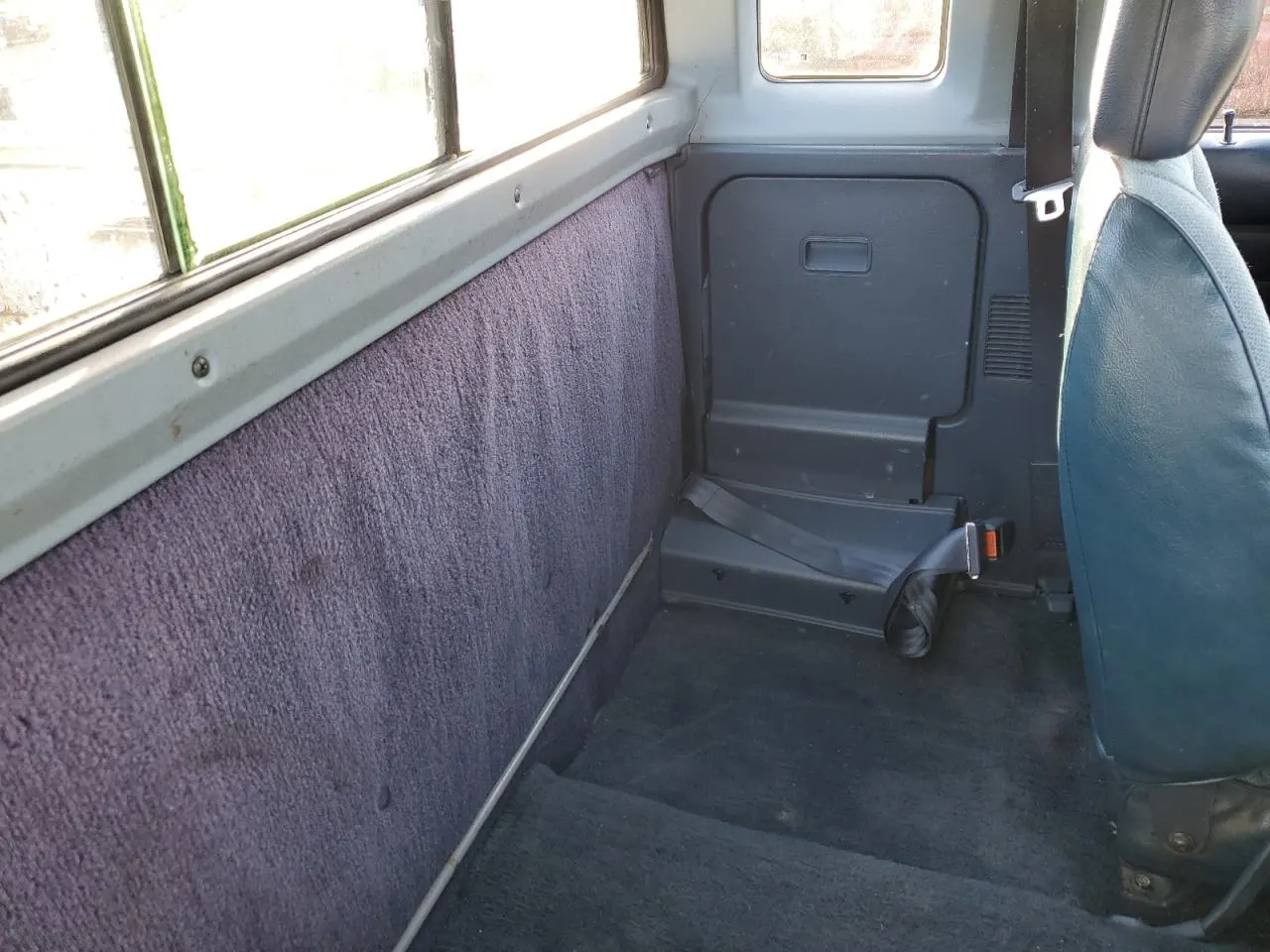 1989 Nissan Hardbody King Cab 2WD KING CAB