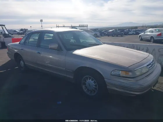 1997 Ford Crown Victoria LX
