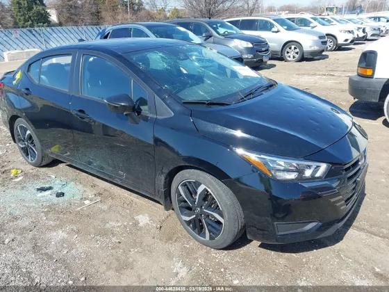 2023 Nissan Versa SR
