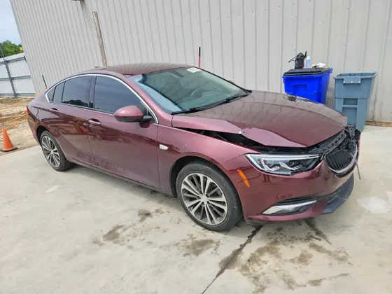 2018 Buick Regal Sportback Essence