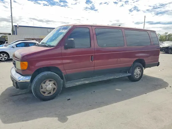 2003 Ford Econoline Wagon XL
