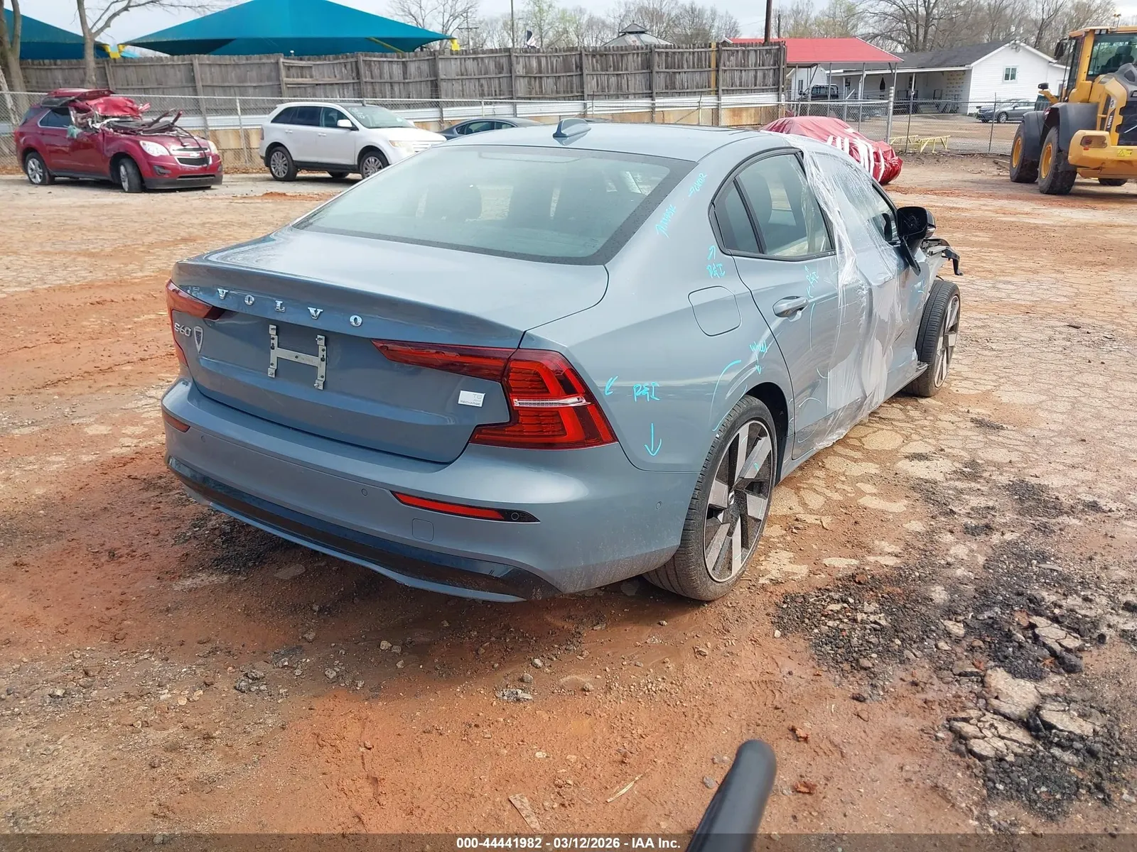 2024 Volvo S60 Recharge Plug-In Hybrid Plus Dark Theme