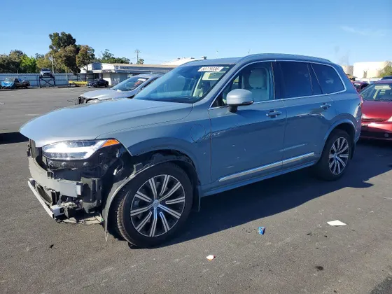2022 Volvo XC90 Recharge Plug-In Hybrid Inscription