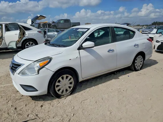 2017 Nissan Versa Sedan SV