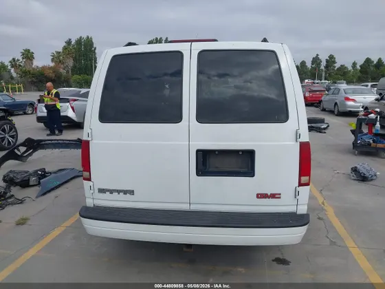 2001 GMC Safari Passenger SLE