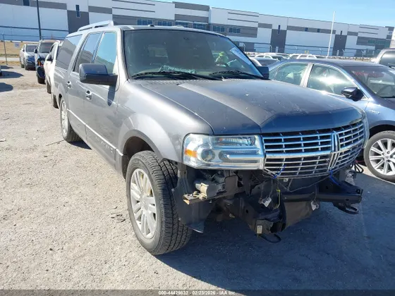 2013 Lincoln Navigator L