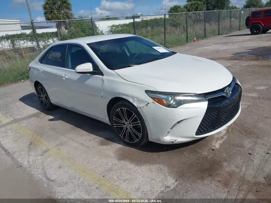 2017 Toyota Camry SE