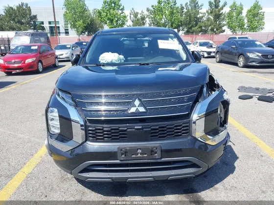 2022 Mitsubishi Outlander ES