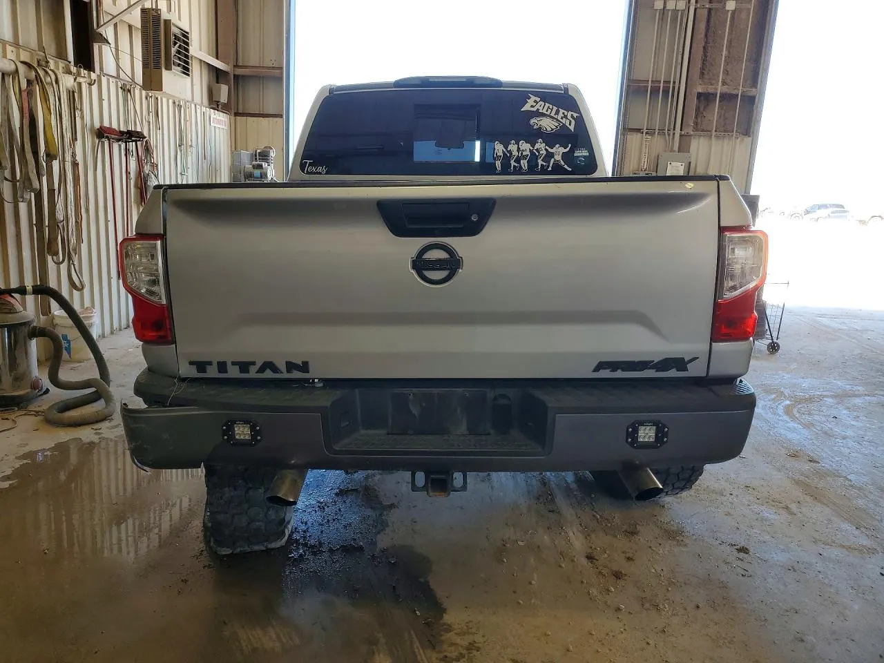2017 Nissan Titan SV