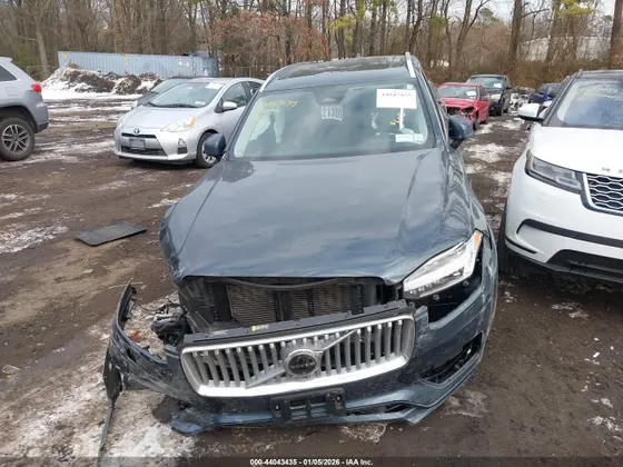 2025 Volvo XC90 Plug-In Hybrid Ultra