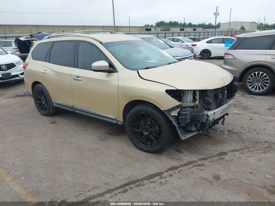 2013 Nissan Pathfinder SV