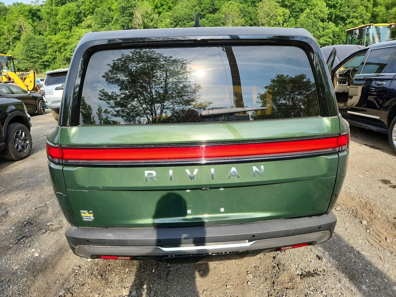 2024 Rivian R1S Adventure