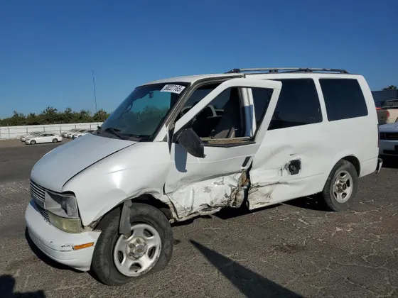 2004 GMC Safari Passenger XT