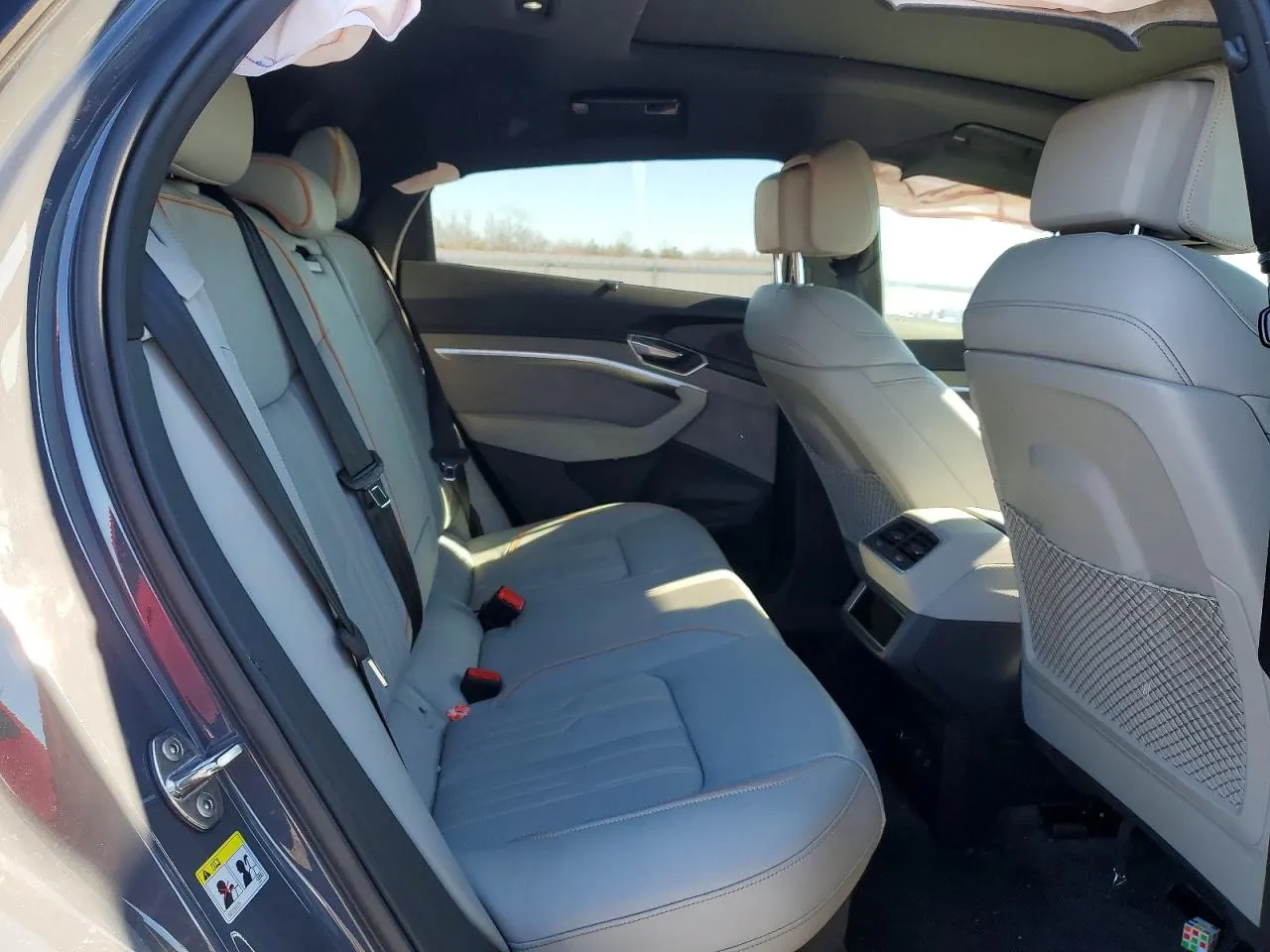 2024 Audi Q8 e-tron Sportback S line Prestige