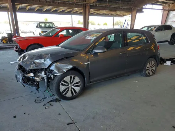 2019 Volkswagen e-Golf SE