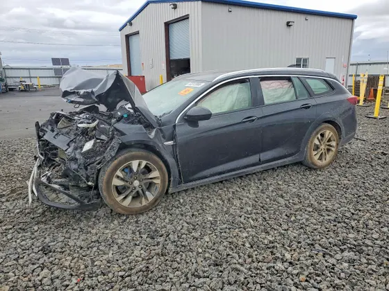 2019 Buick Regal TourX Essence