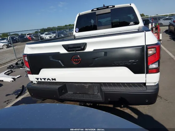 2023 Nissan Titan SV