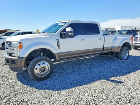 2017 Ford Super Duty F-450 DRW XLT