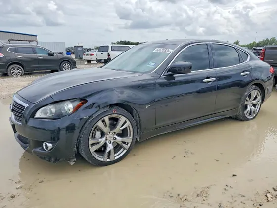 2014 INFINITI Q70