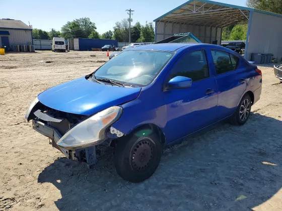 2016 Nissan Versa S Plus