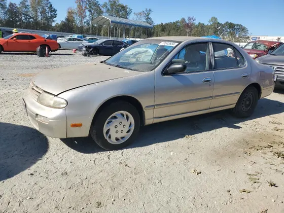 1996 Nissan Altima XE