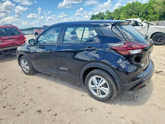 2023 Nissan Kicks S