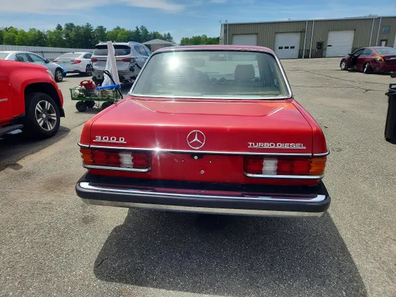 1983 Mercedes-Benz 300 Series 300D-T