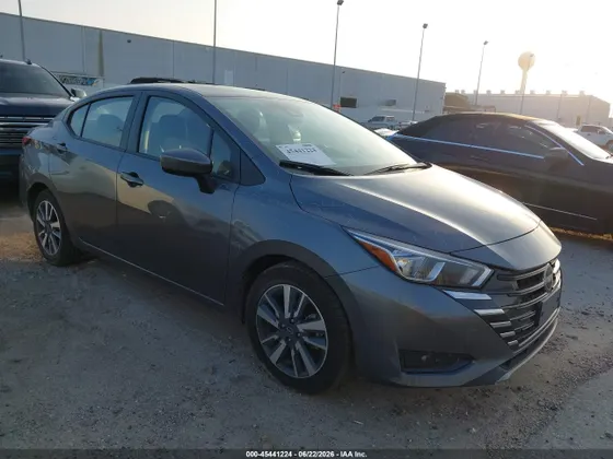 2024 Nissan Versa SV