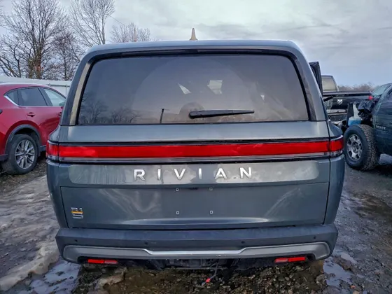 2023 Rivian R1S Adventure
