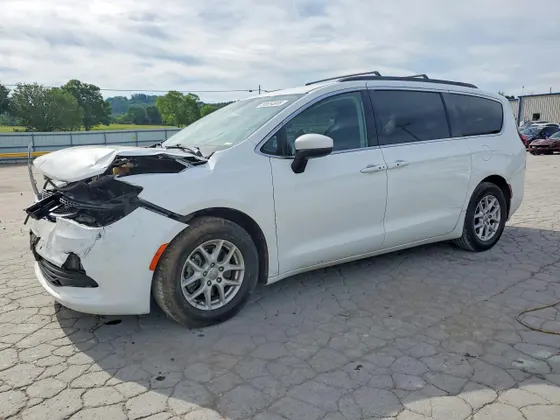 2020 Chrysler Voyager LXI
