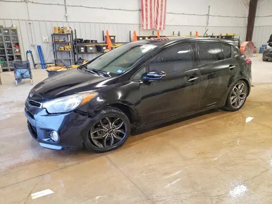 2016 Kia Forte 5-Door SX