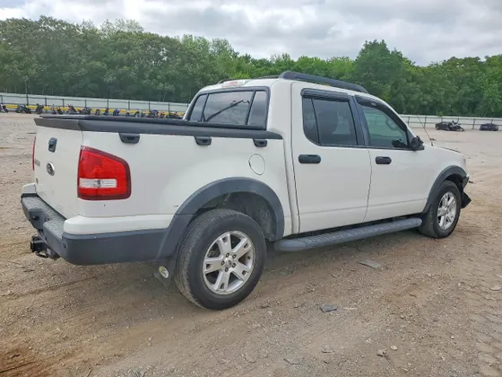 2010 Ford Explorer Sport Trac XLT