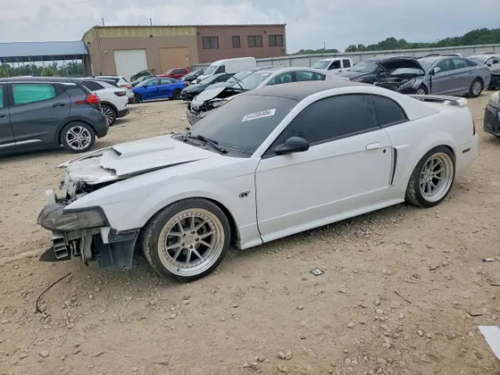 2001 Ford Mustang GT Deluxe