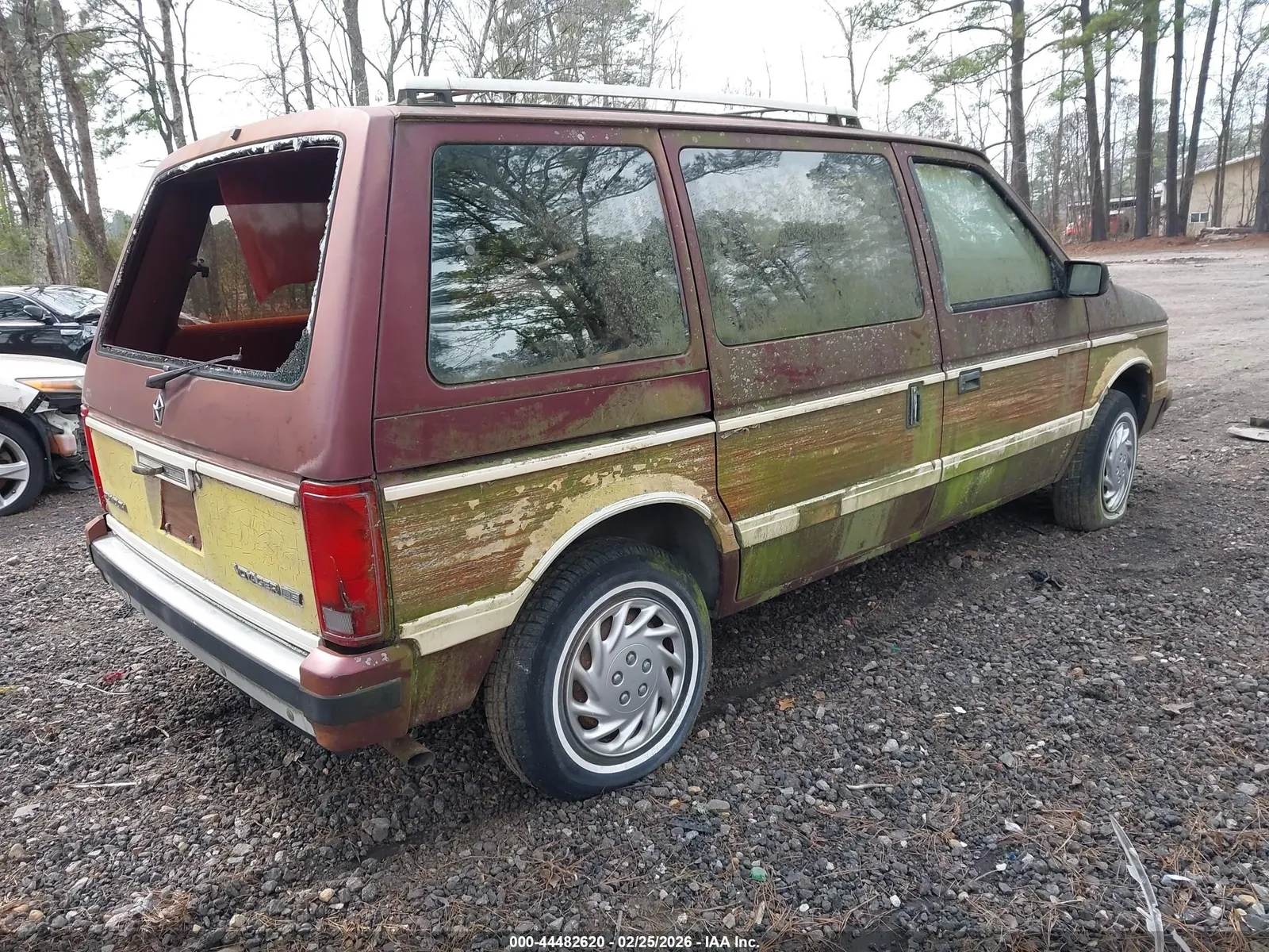 1986 Plymouth Voyager LE