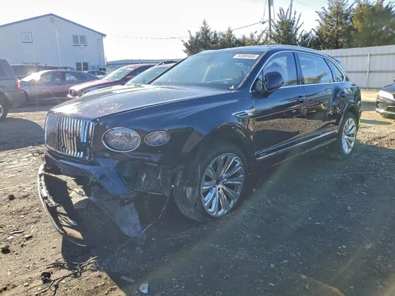 2023 Bentley Bentayga EWB V8