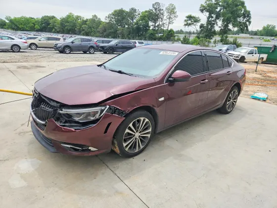 2018 Buick Regal Sportback Essence